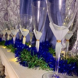 Beautiful set of Frosted Stem Champagne Glasses w/Gold Rings around the Neck.